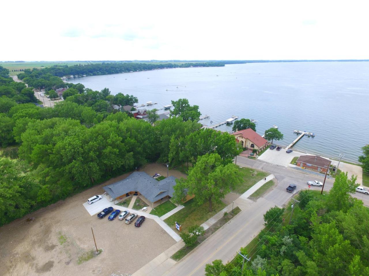 Big Spirit Resort Spirit Lake Экстерьер фото